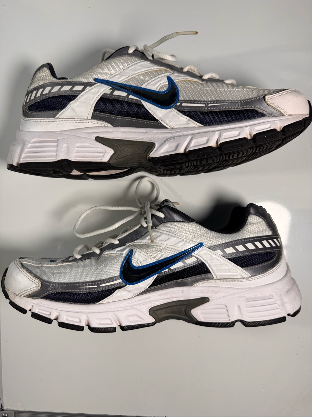 Nike Initiator Mens11.5 White Metallic Grey Obsisian Blue Running Shoes